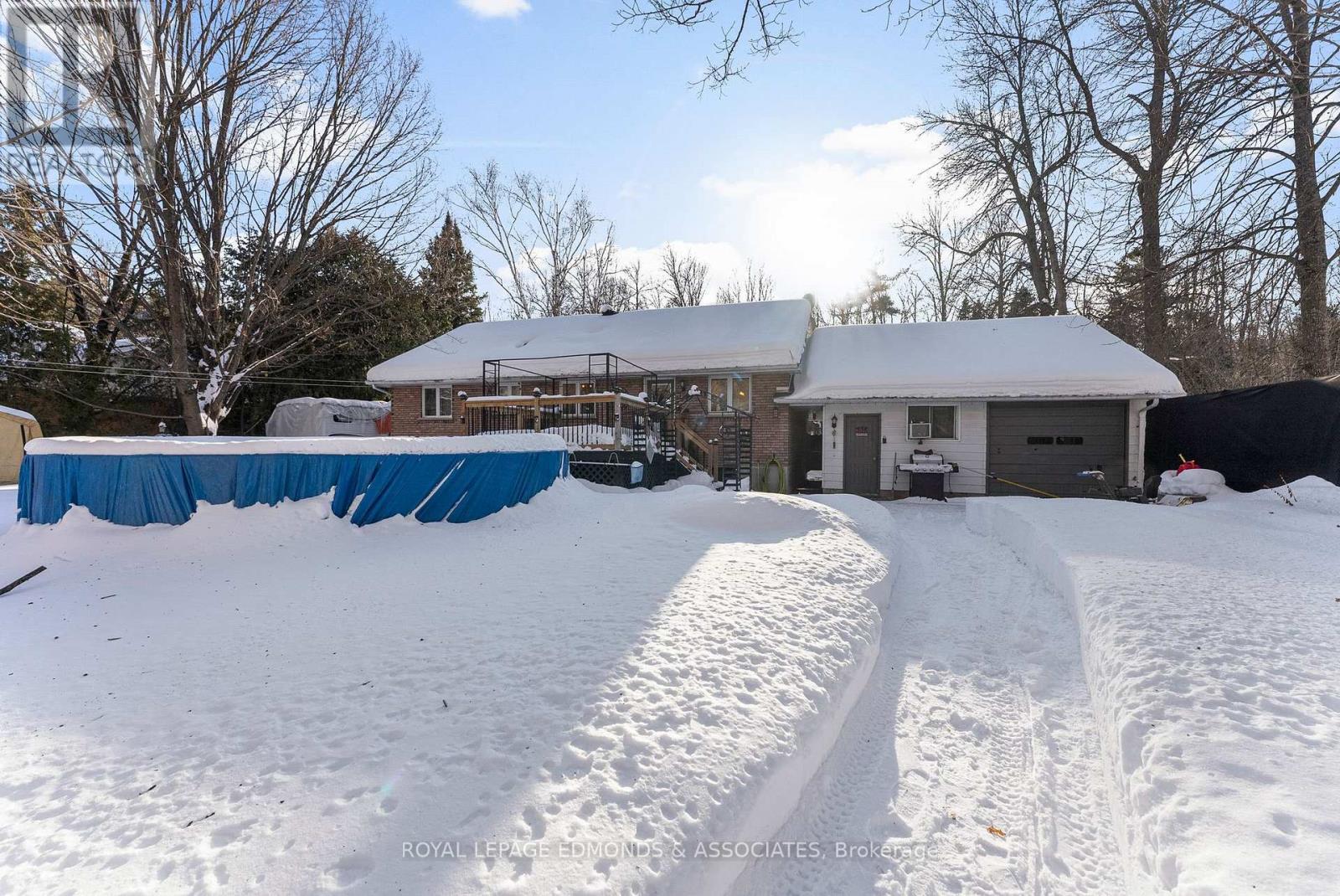 












1486 WILSON ROAD

,
Laurentian Valley,




Ontario
K8A6W4

