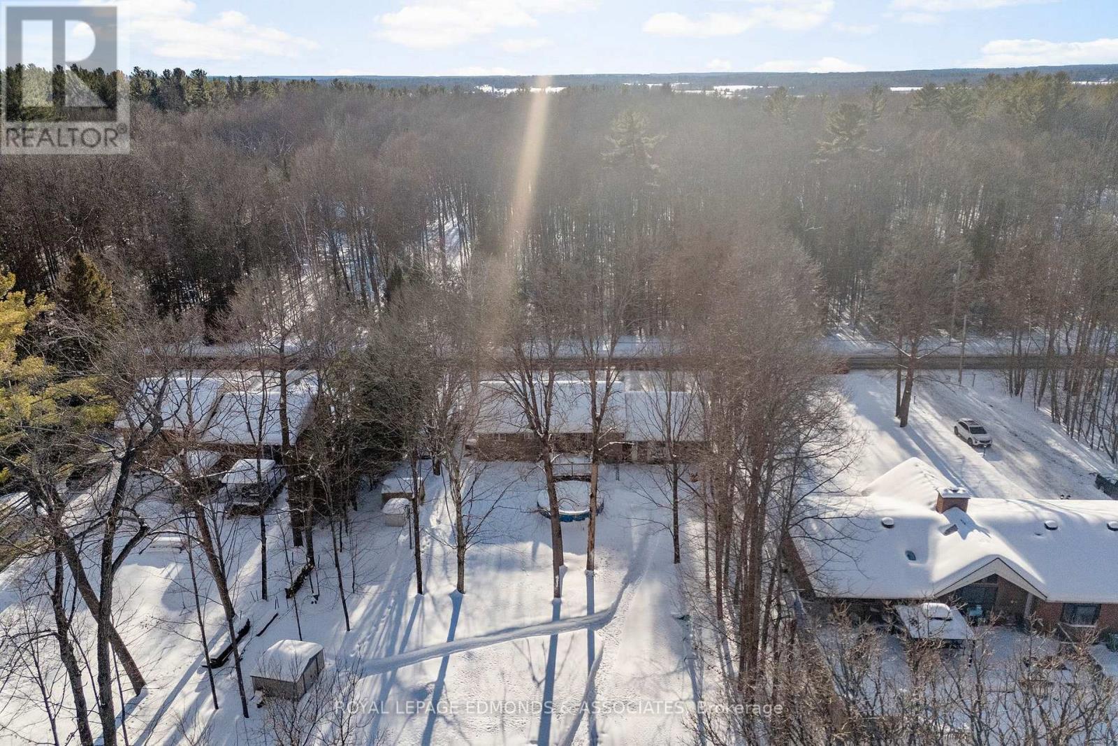 












1486 WILSON ROAD

,
Laurentian Valley,




Ontario
K8A6W4

