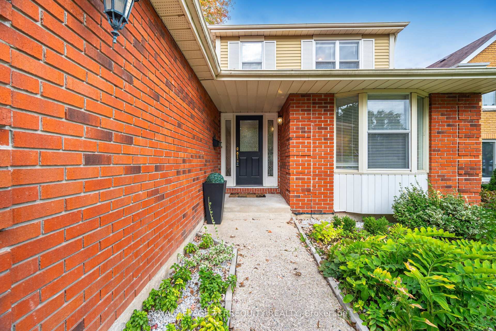 









4085


Wheelwright

Crescent,
Mississauga,




ON
L5L 2X3


