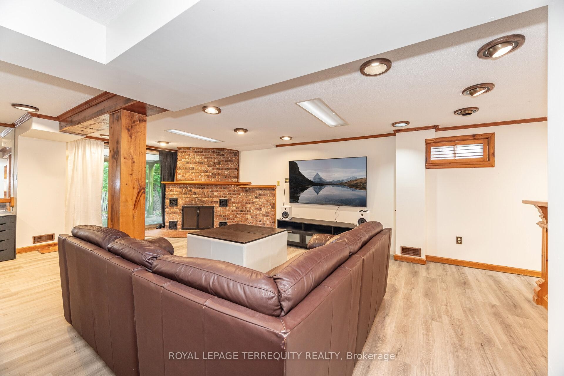 









4085


Wheelwright

Crescent,
Mississauga,




ON
L5L 2X3

