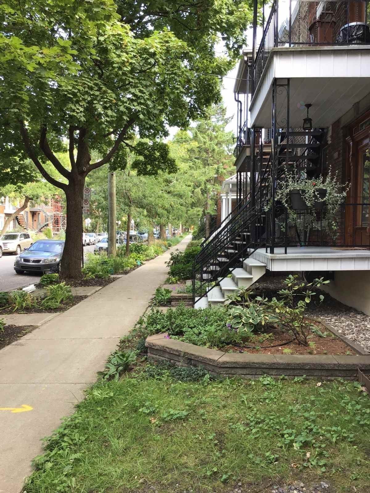 









6322


Av. des Érables

, 3,
Montréal (Rosemont/La Petite-Patrie),




QC
H2G2M8

