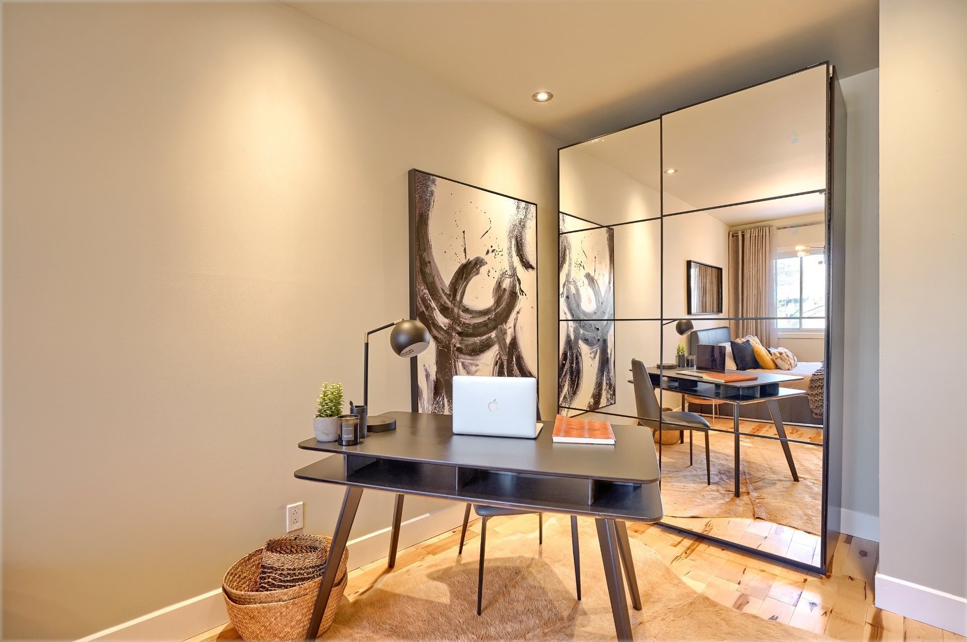 









6322


Av. des Érables

, 3,
Montréal (Rosemont/La Petite-Patrie),




QC
H2G2M8

