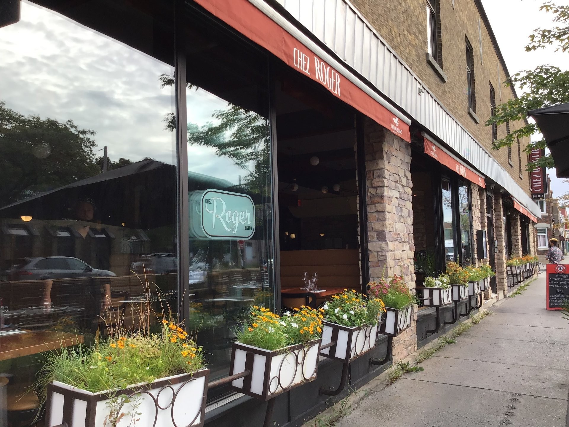 









6322


Av. des Érables

, 3,
Montréal (Rosemont/La Petite-Patrie),




QC
H2G2M8

