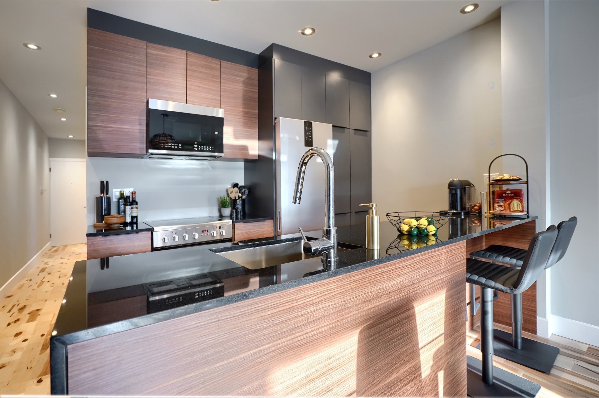 









6322


Av. des Érables

, 3,
Montréal (Rosemont/La Petite-Patrie),




QC
H2G2M8

