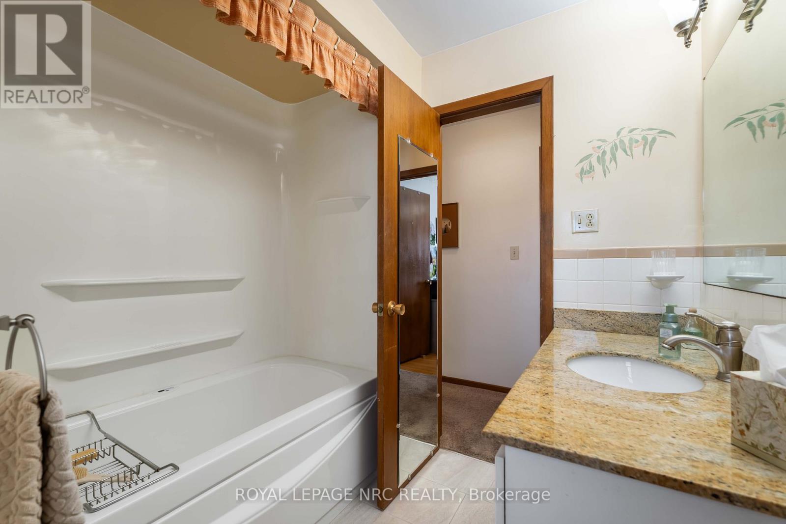 












4271 13TH STREET

,
Lincoln (Lincoln-Jordan/Vineland),




Ontario
L0R1S0

