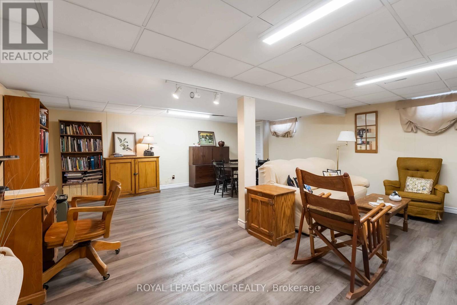 












4271 13TH STREET

,
Lincoln (Lincoln-Jordan/Vineland),




Ontario
L0R1S0

