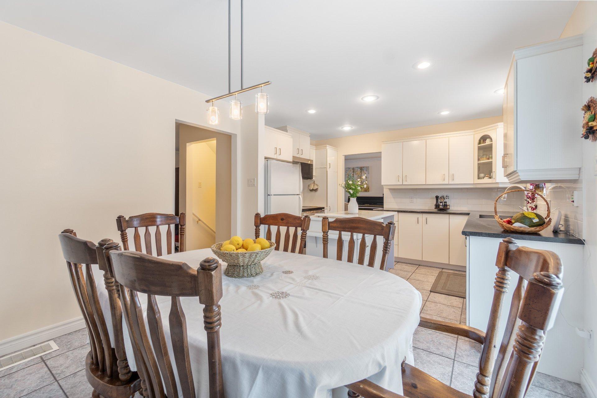 









2688


Rue des Mélèzes

,
Sherbrooke (Fleurimont),




QC
J1G4X9

