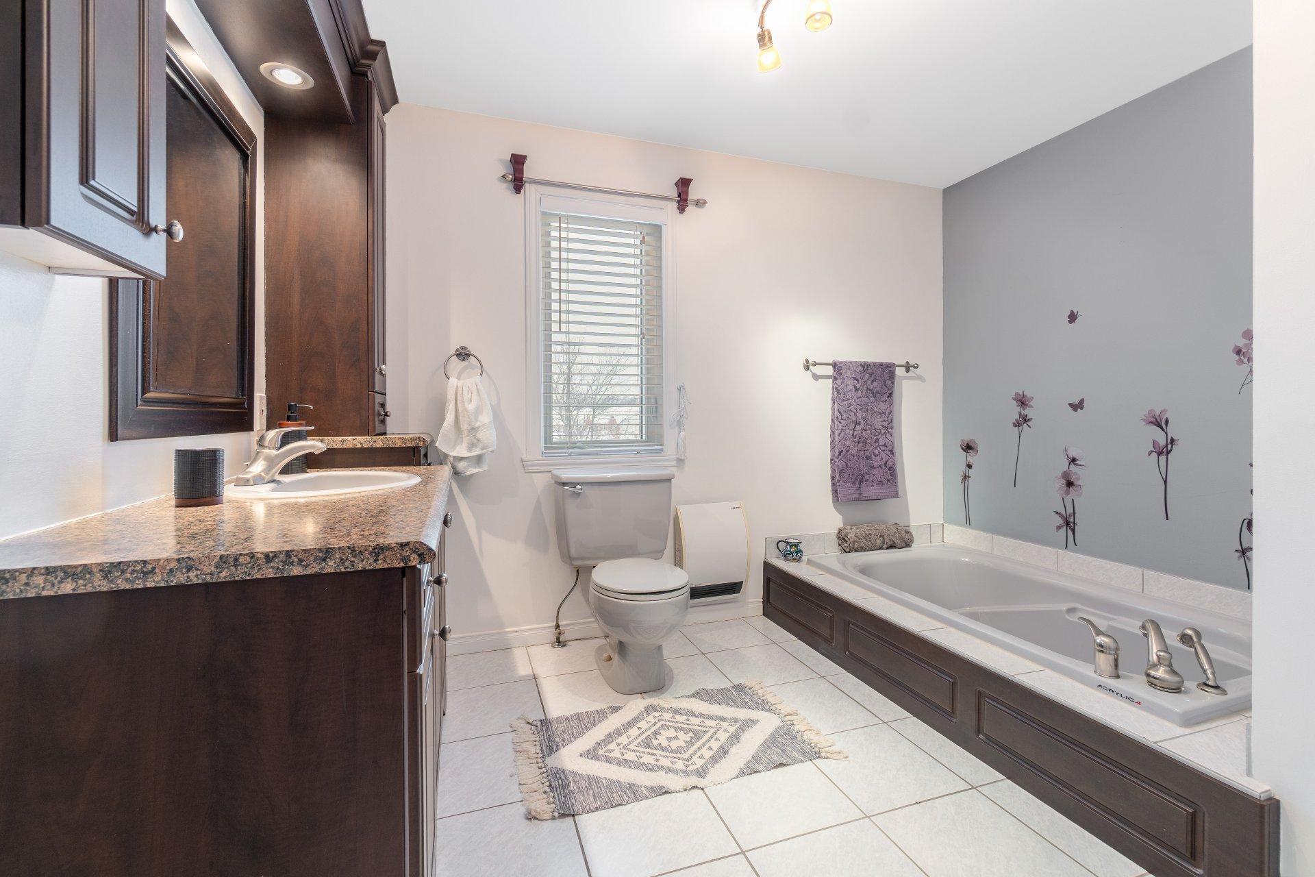 









2688


Rue des Mélèzes

,
Sherbrooke (Fleurimont),




QC
J1G4X9

