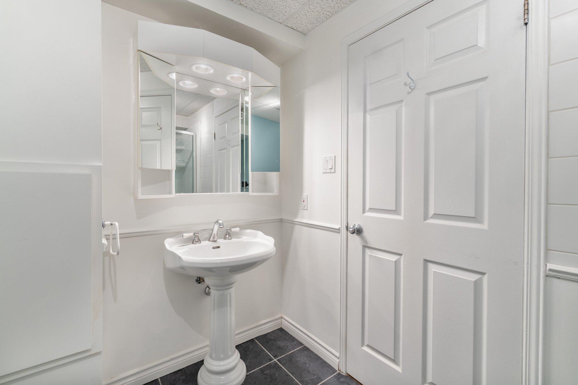 









2688


Rue des Mélèzes

,
Sherbrooke (Fleurimont),




QC
J1G4X9

