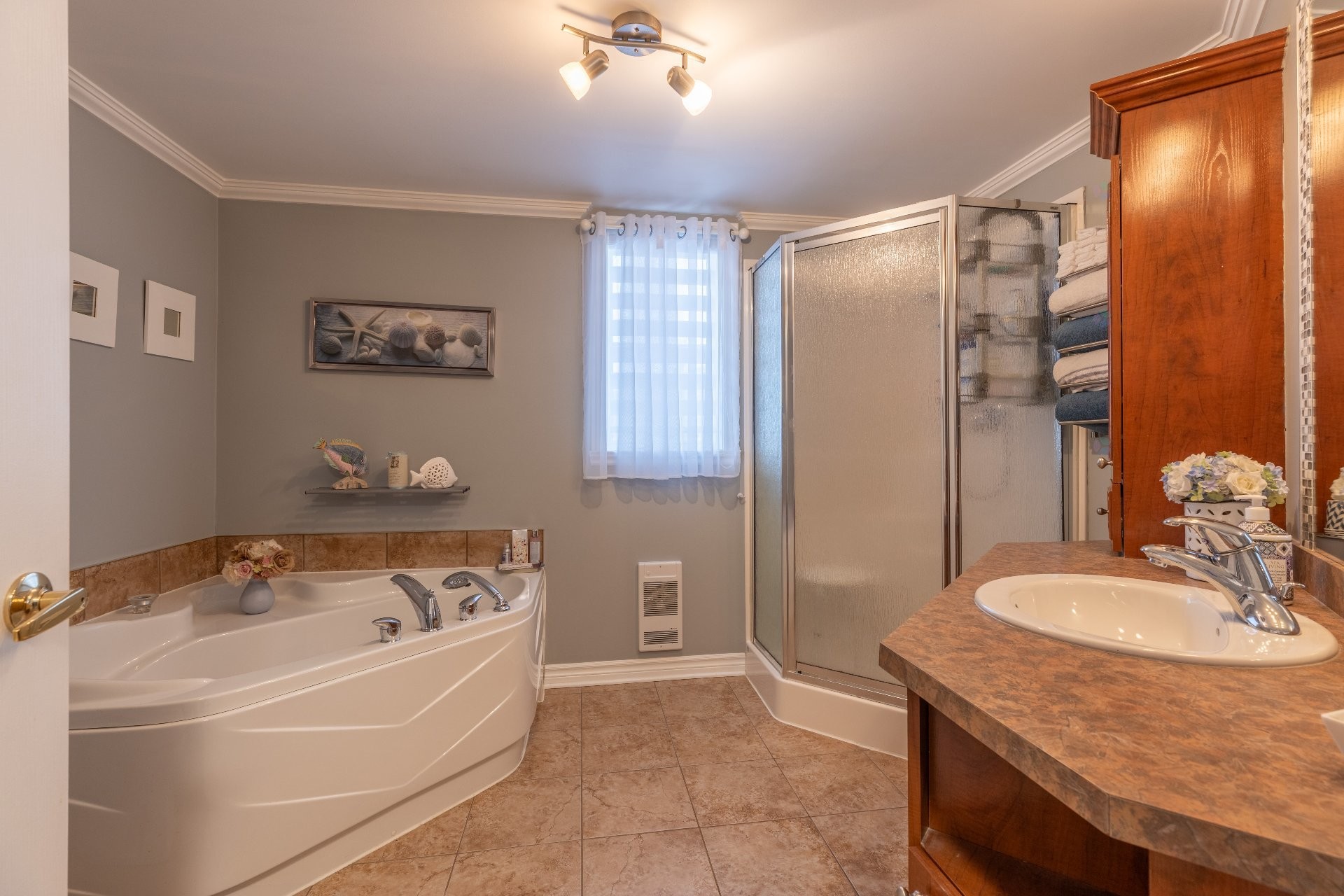 









550


Av. Forest

, 3,
Pincourt,




QC
J7W0K2

