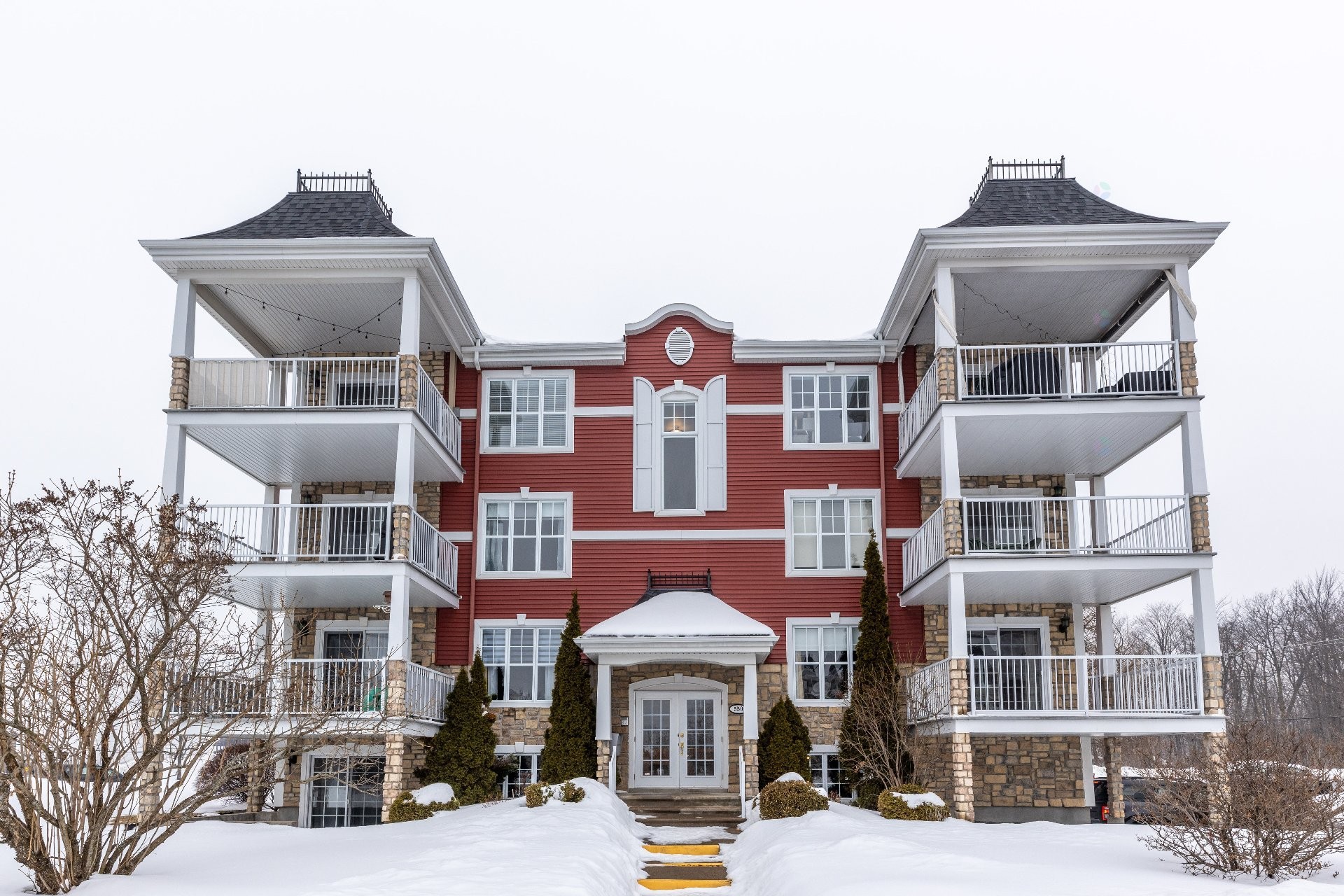 









550


Av. Forest

, 3,
Pincourt,




QC
J7W0K2

