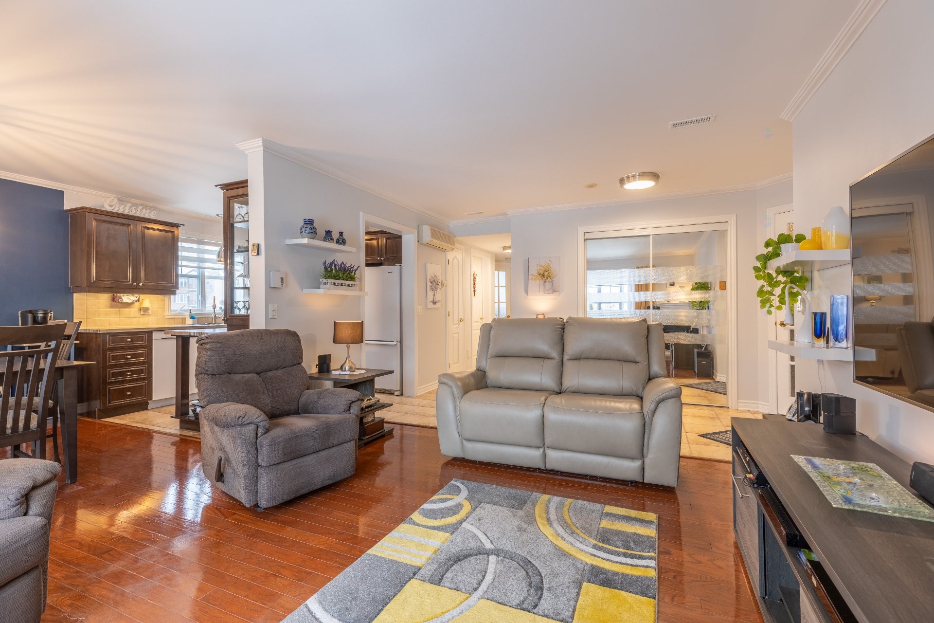 









550


Av. Forest

, 3,
Pincourt,




QC
J7W0K2

