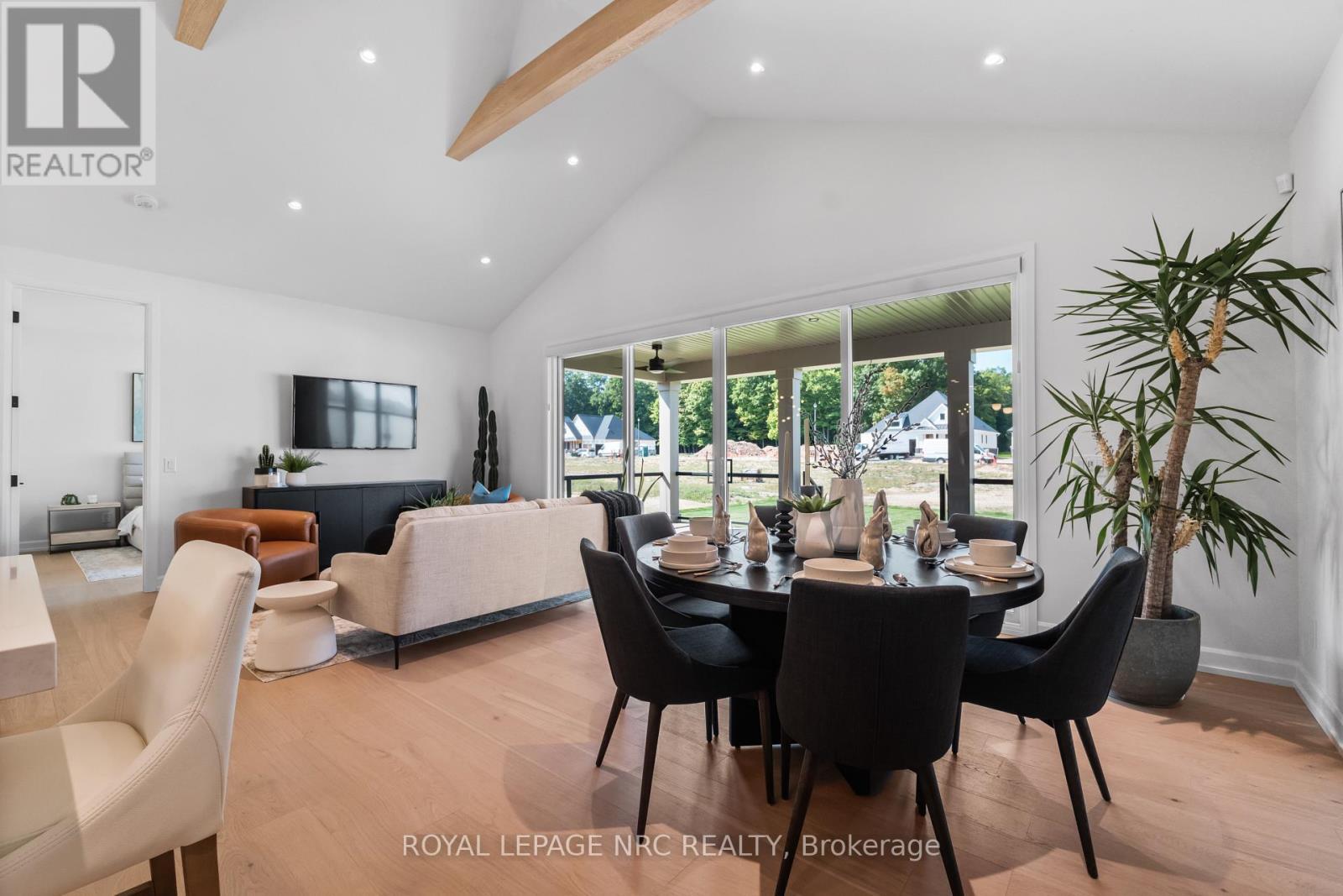 












4 PAGE STREET

,
Pelham (Fonthill),




Ontario
L3E0X3

