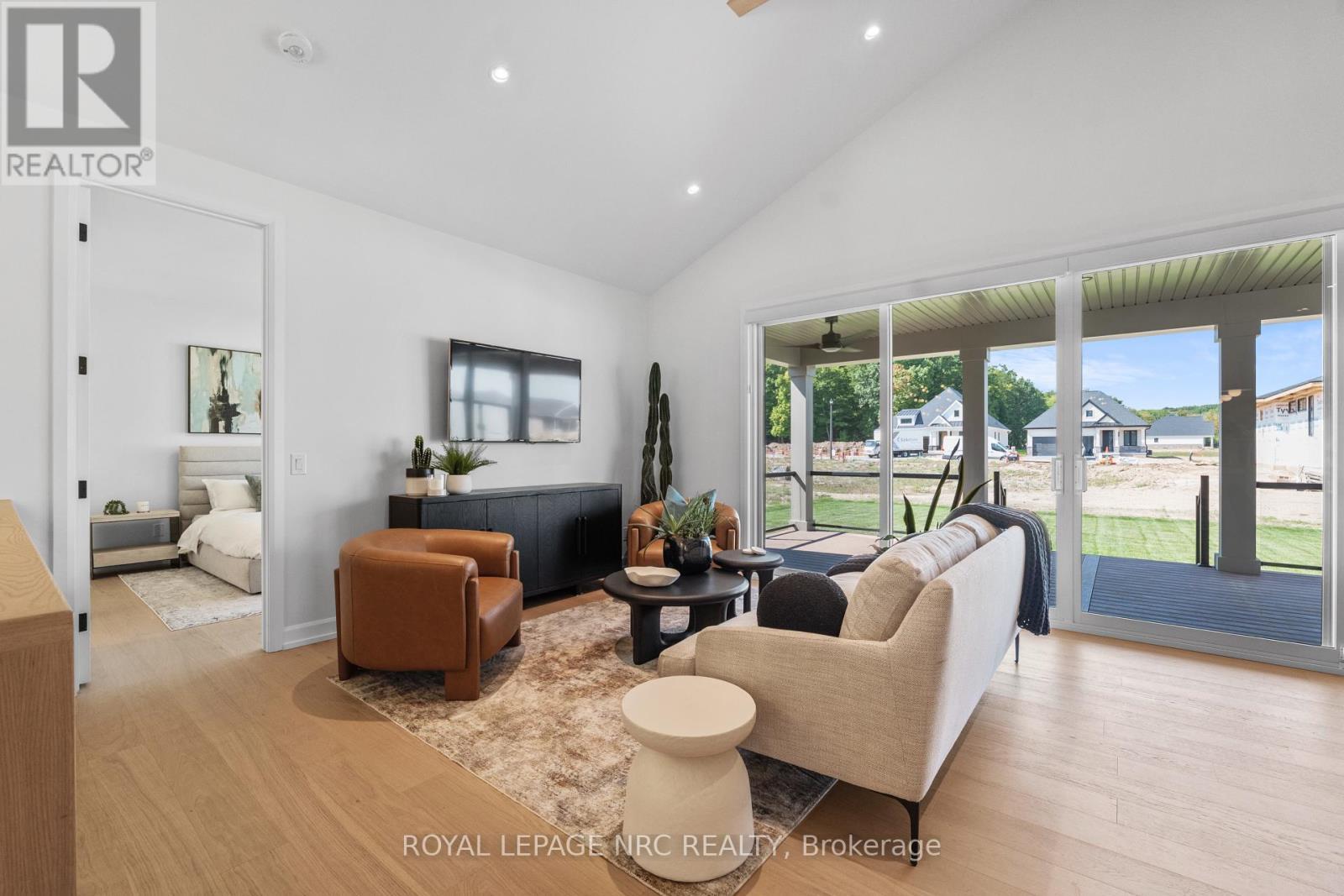 












4 PAGE STREET

,
Pelham (Fonthill),




Ontario
L3E0X3

