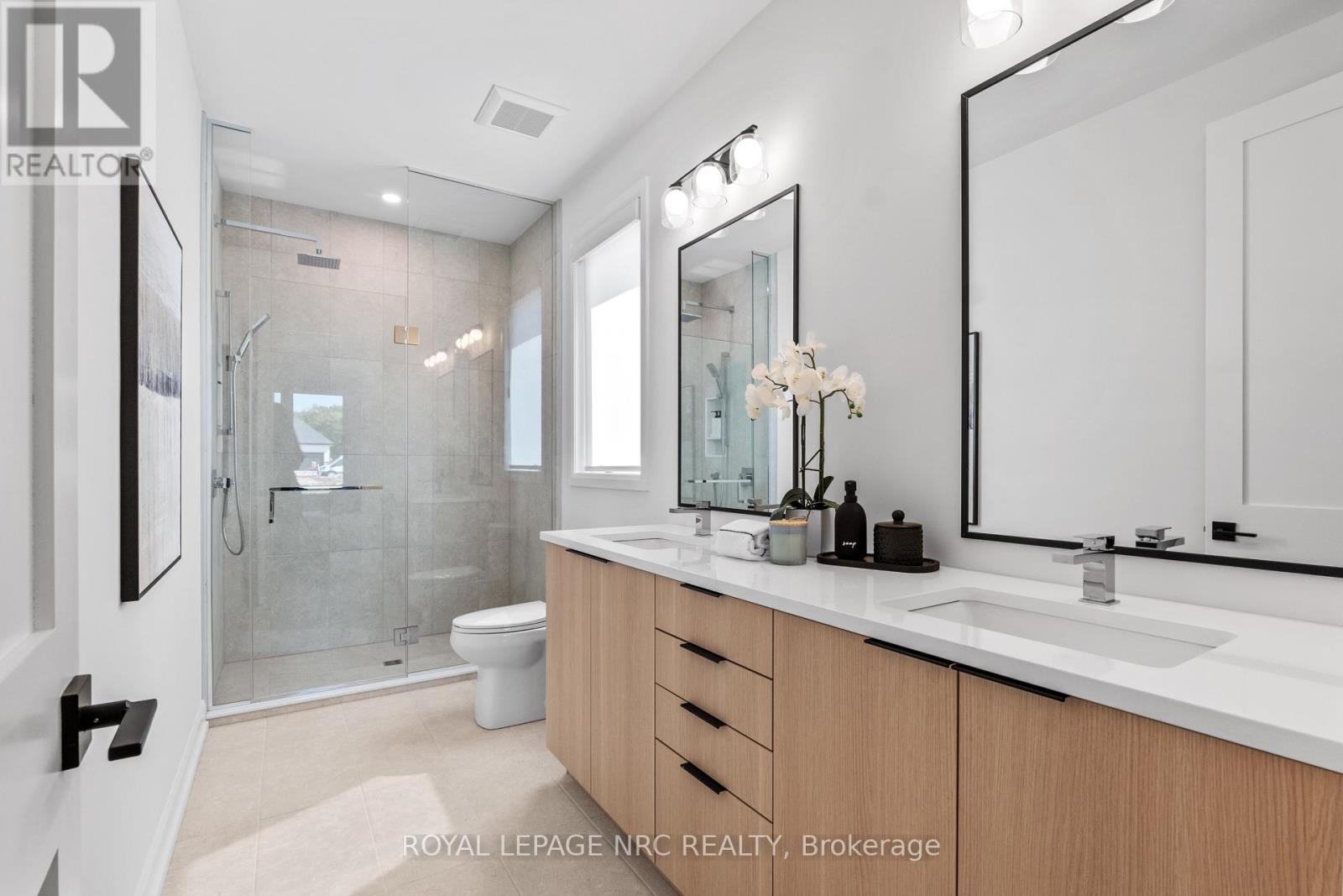 












4 PAGE STREET

,
Pelham (Fonthill),




Ontario
L3E0X3

