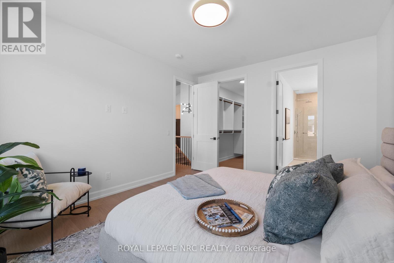 












4 PAGE STREET

,
Pelham (Fonthill),




Ontario
L3E0X3

