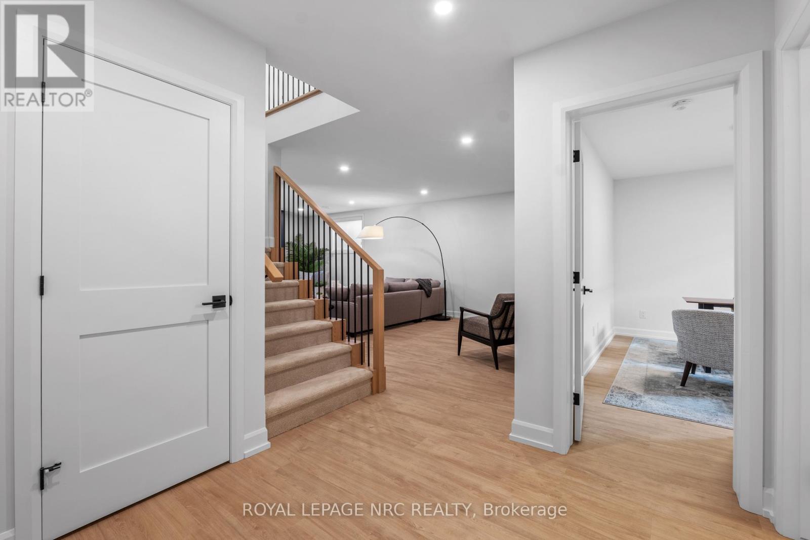 












4 PAGE STREET

,
Pelham (Fonthill),




Ontario
L3E0X3

