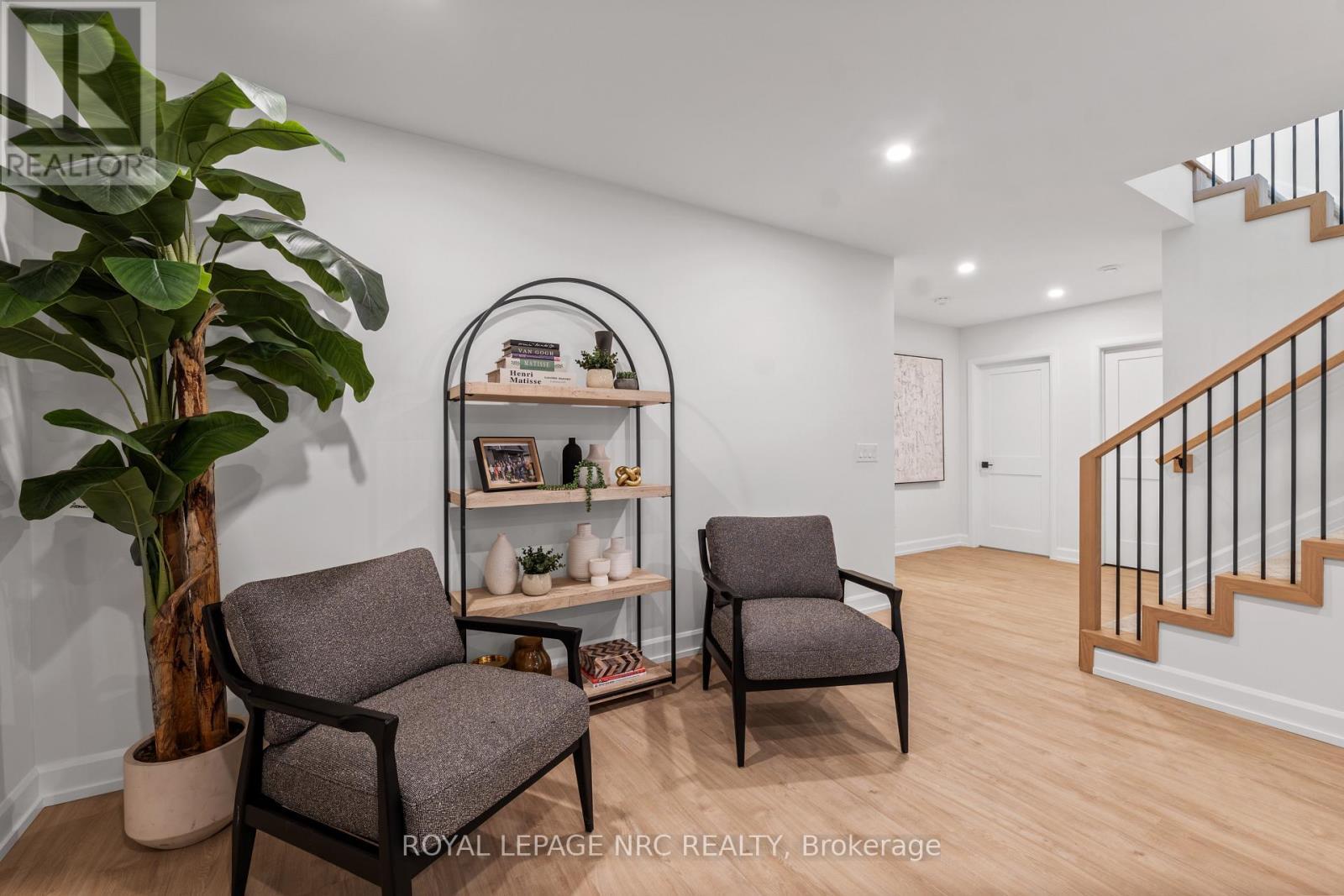 












4 PAGE STREET

,
Pelham (Fonthill),




Ontario
L3E0X3

