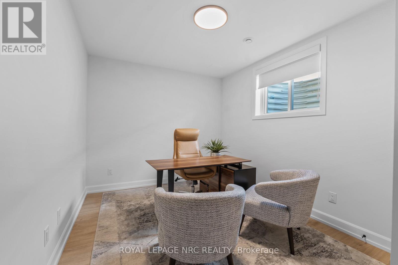 












4 PAGE STREET

,
Pelham (Fonthill),




Ontario
L3E0X3

