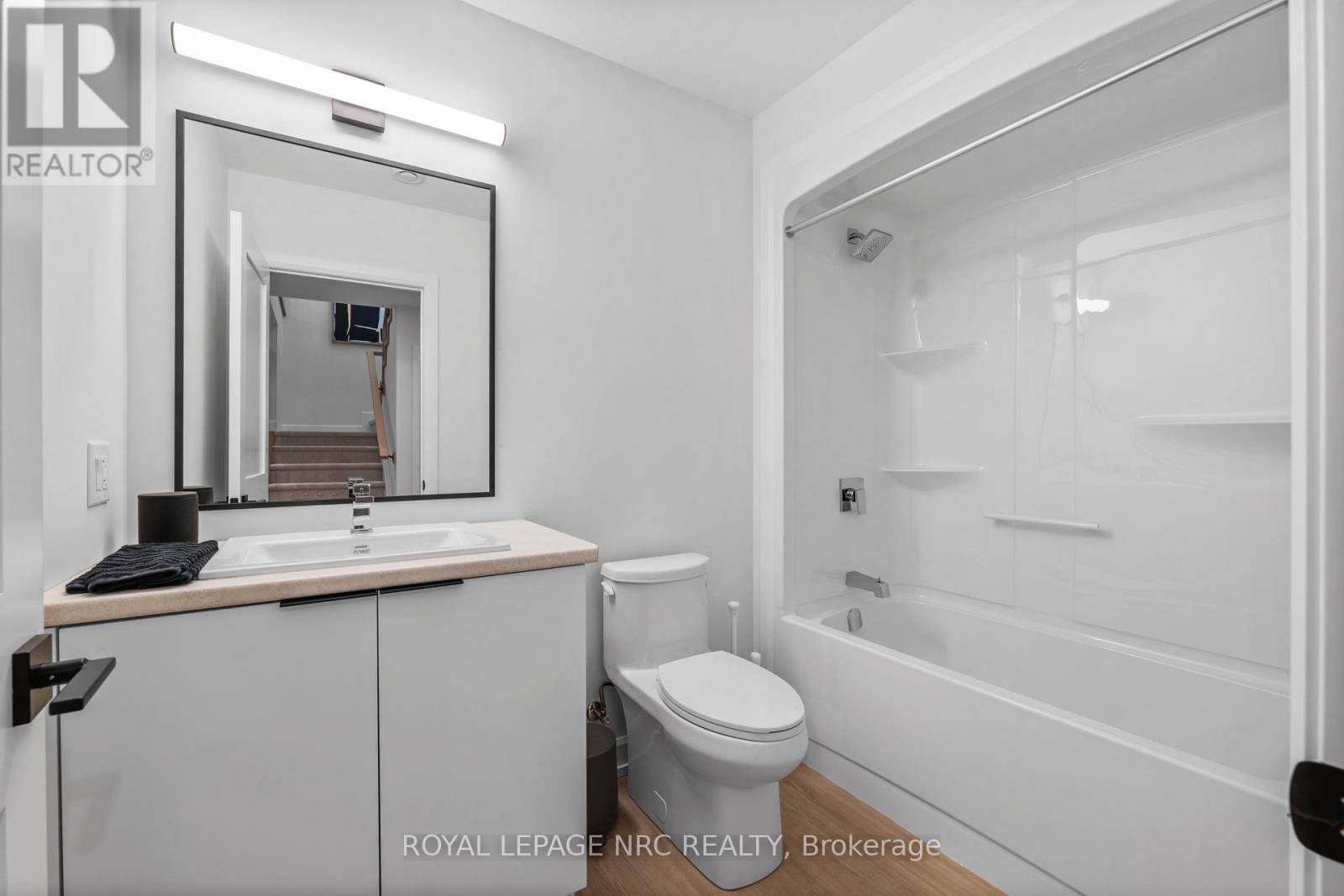 












4 PAGE STREET

,
Pelham (Fonthill),




Ontario
L3E0X3

