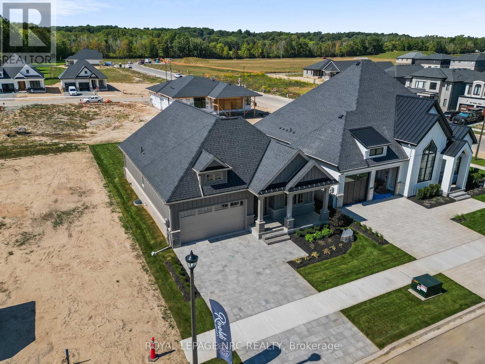 












4 PAGE STREET

,
Pelham (Fonthill),




Ontario
L3E0X3

