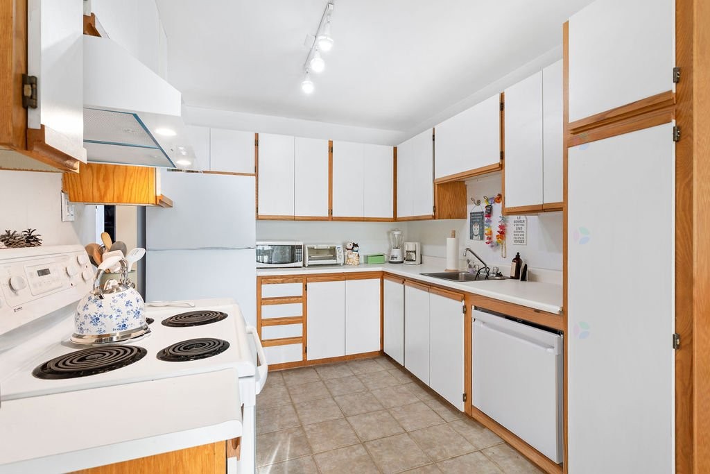 









630


Boul. Chomedey

, 5,
Laval (Chomedey),




QC
H7V3W4

