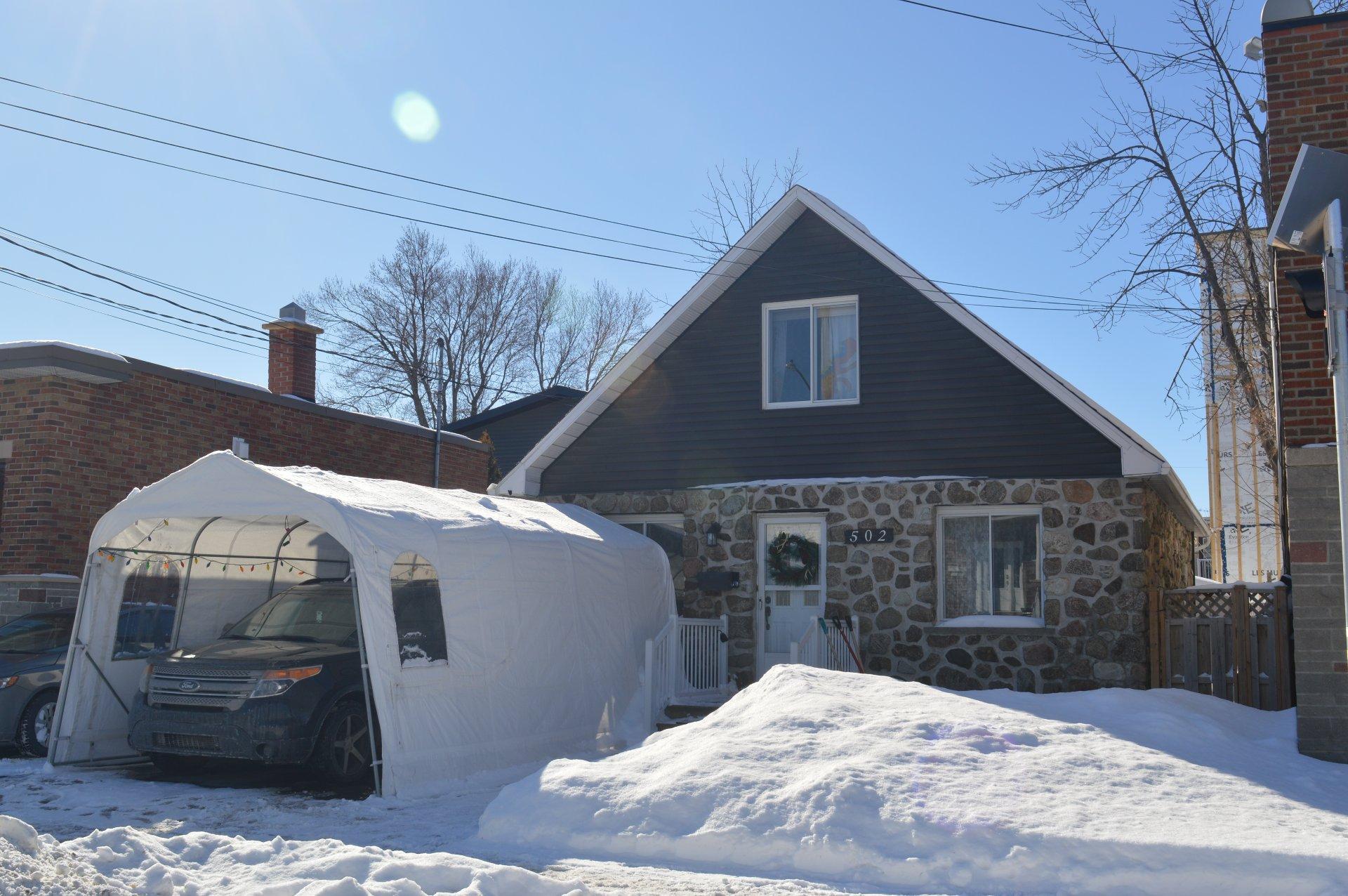 









502


Rue Lahaie

,
Laval (Pont-Viau),




QC
H7G3B9

