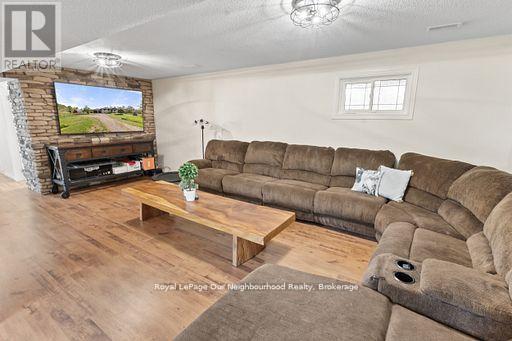 












81 COUNTY RD 42 ROAD

,
Trent Hills,




Ontario
K0L2V0

