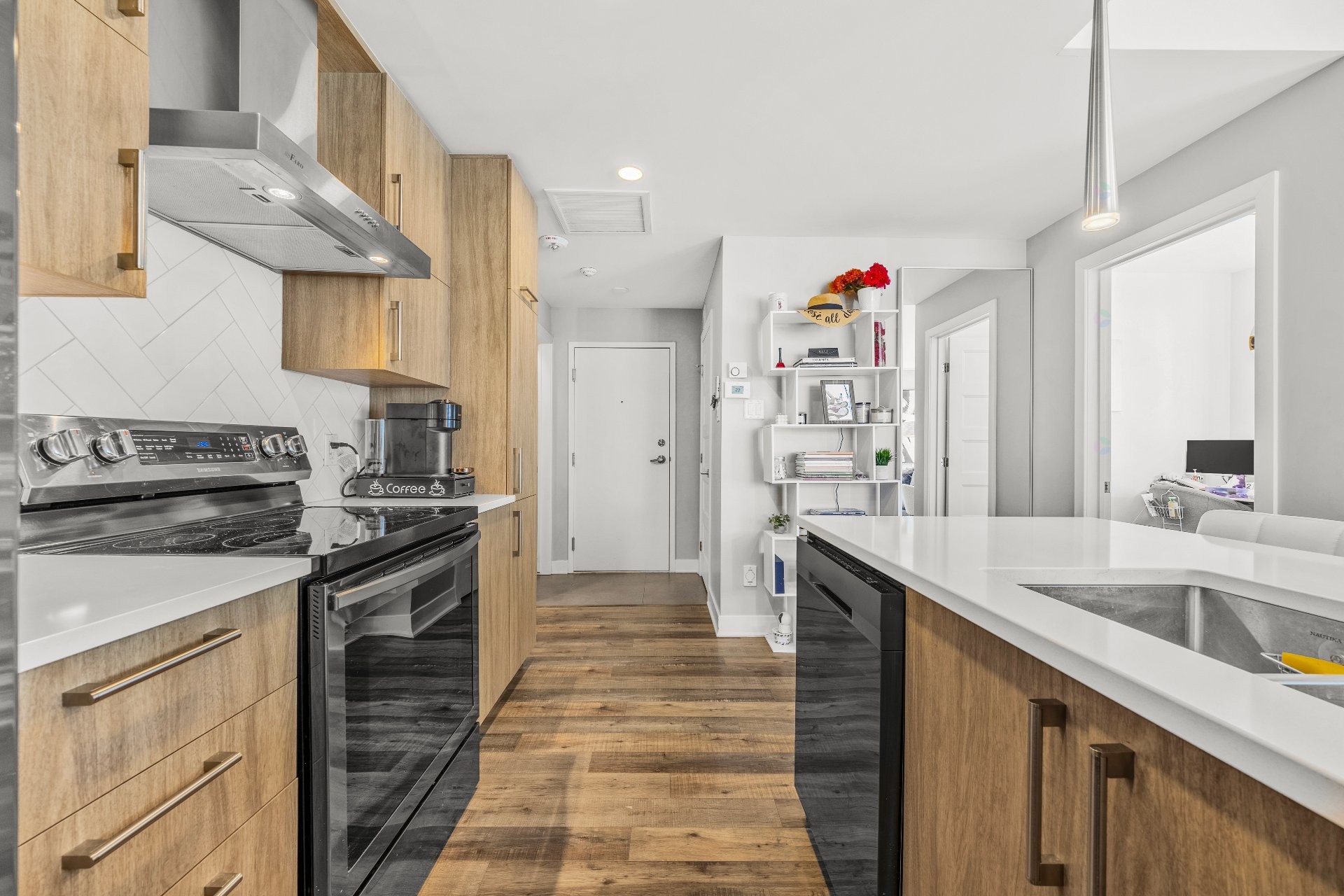 









906


Av. Pierre-Dansereau

, 208,
Terrebonne (Terrebonne),




QC
J6Y0N3

