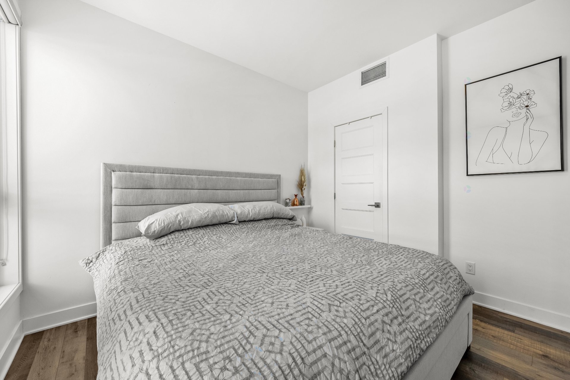 









906


Av. Pierre-Dansereau

, 208,
Terrebonne (Terrebonne),




QC
J6Y0N3

