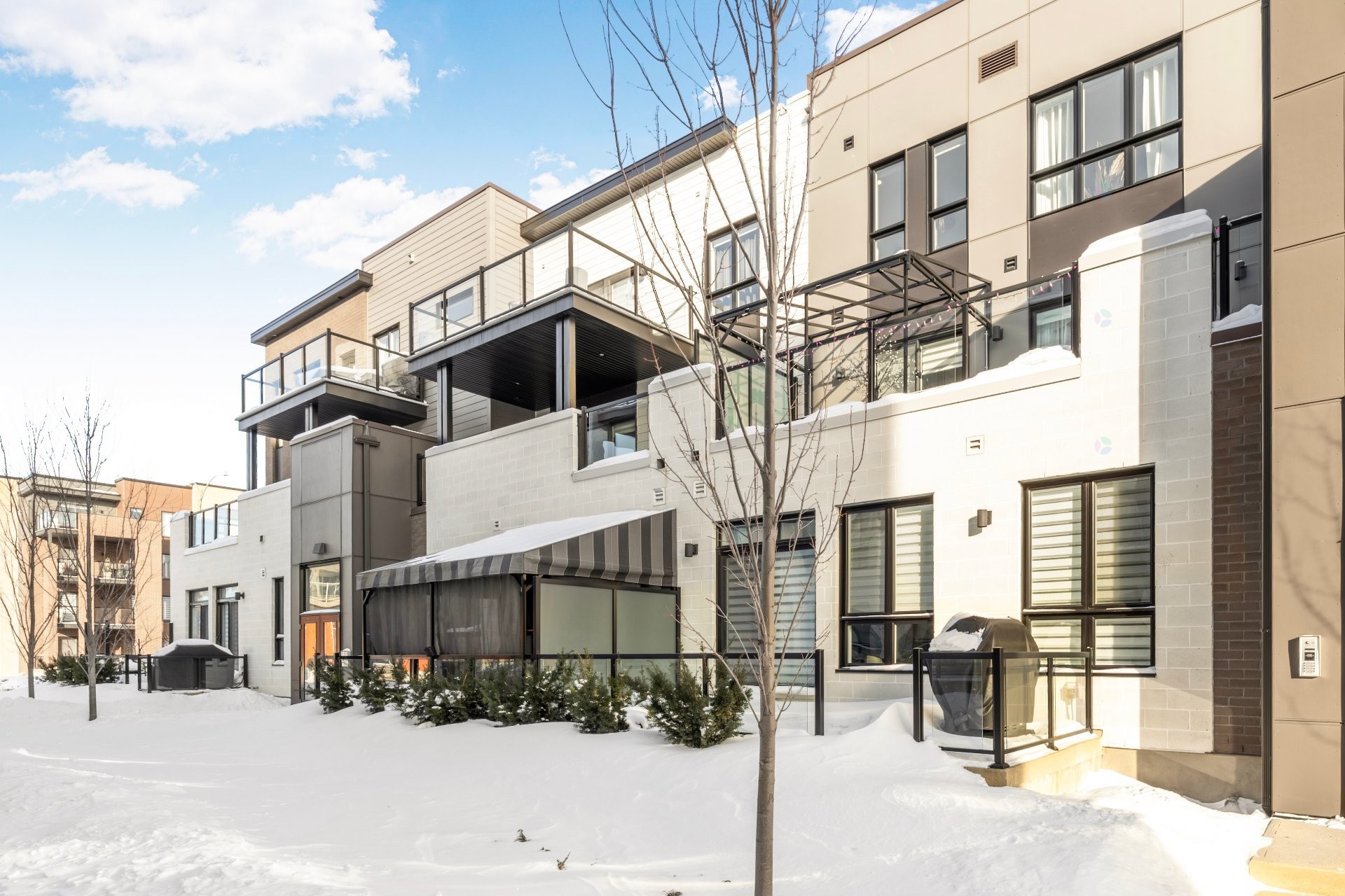 









906


Av. Pierre-Dansereau

, 208,
Terrebonne (Terrebonne),




QC
J6Y0N3

