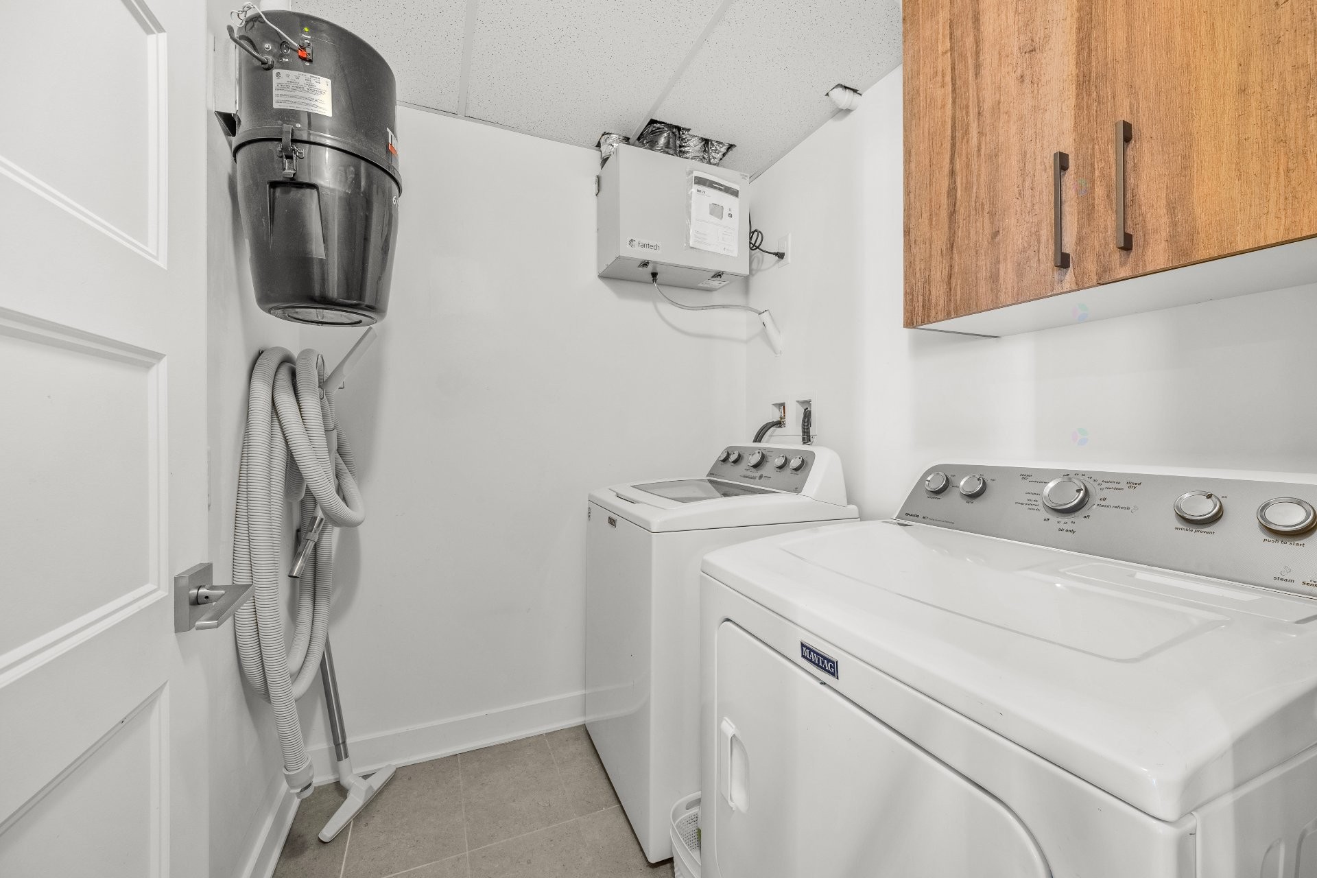 









906


Av. Pierre-Dansereau

, 208,
Terrebonne (Terrebonne),




QC
J6Y0N3

