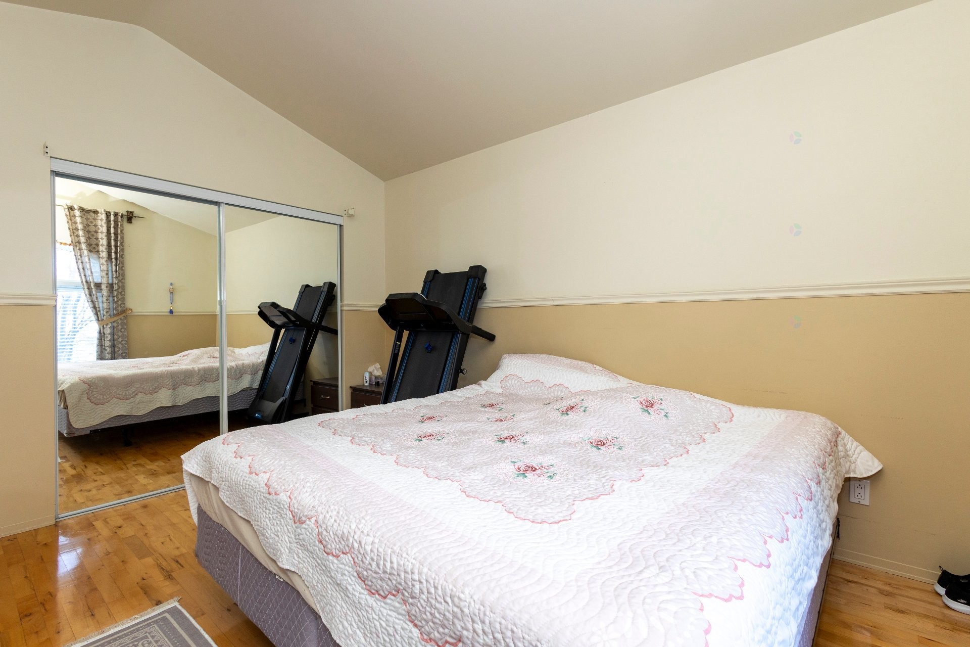 









380


Rue Antoine-Plamondon

,
Laval (Sainte-Rose),




QC
H7L5K6

