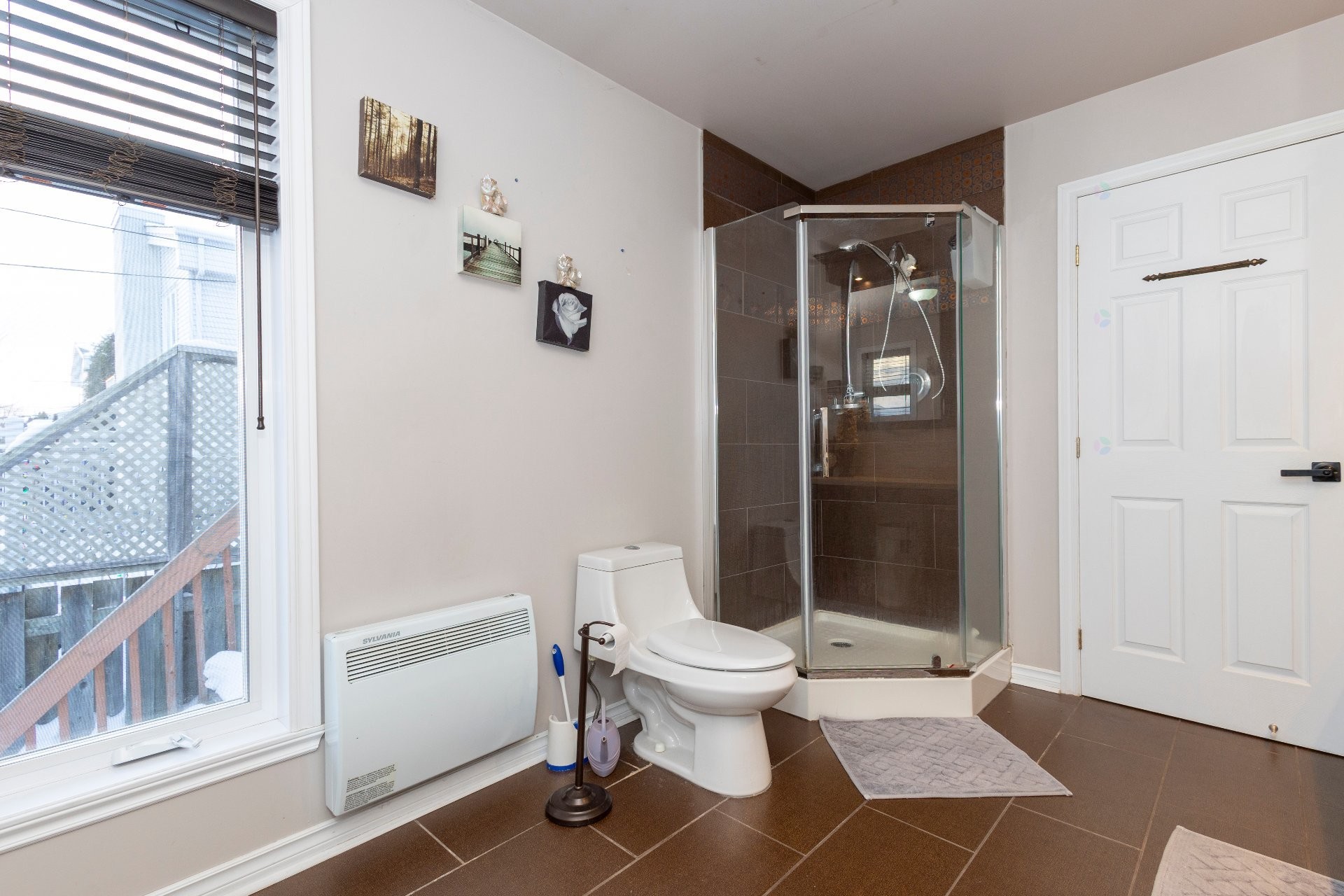 









380


Rue Antoine-Plamondon

,
Laval (Sainte-Rose),




QC
H7L5K6

