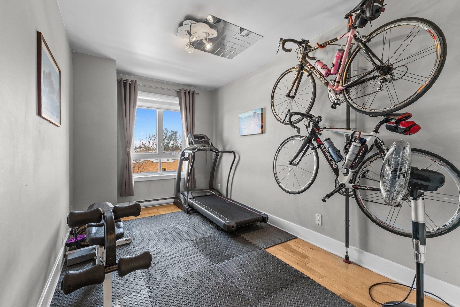 









10212


Rue Lajeunesse

, 305,
Montréal (Ahuntsic-Cartierville),




QC
H3L2E2

