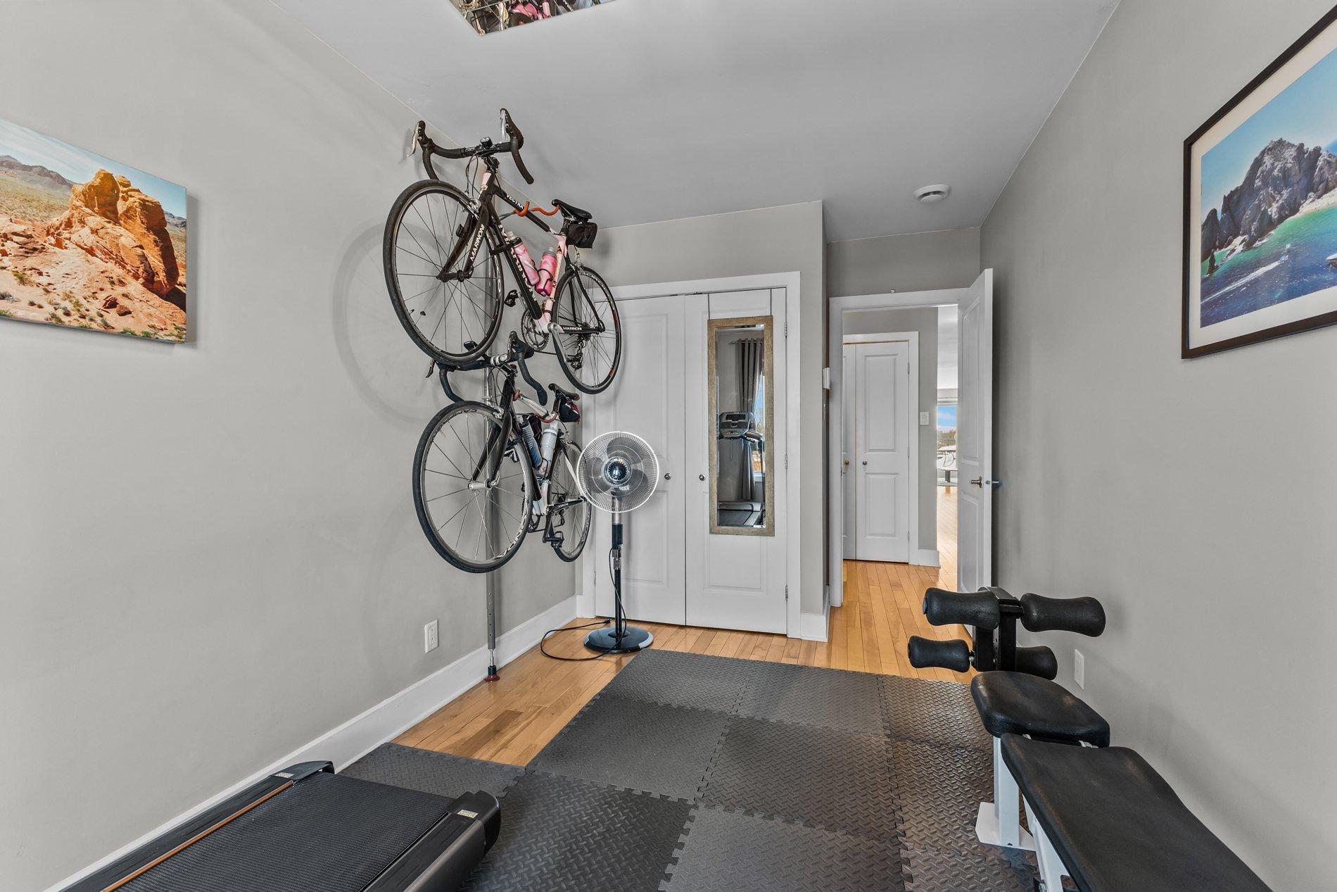 









10212


Rue Lajeunesse

, 305,
Montréal (Ahuntsic-Cartierville),




QC
H3L2E2

