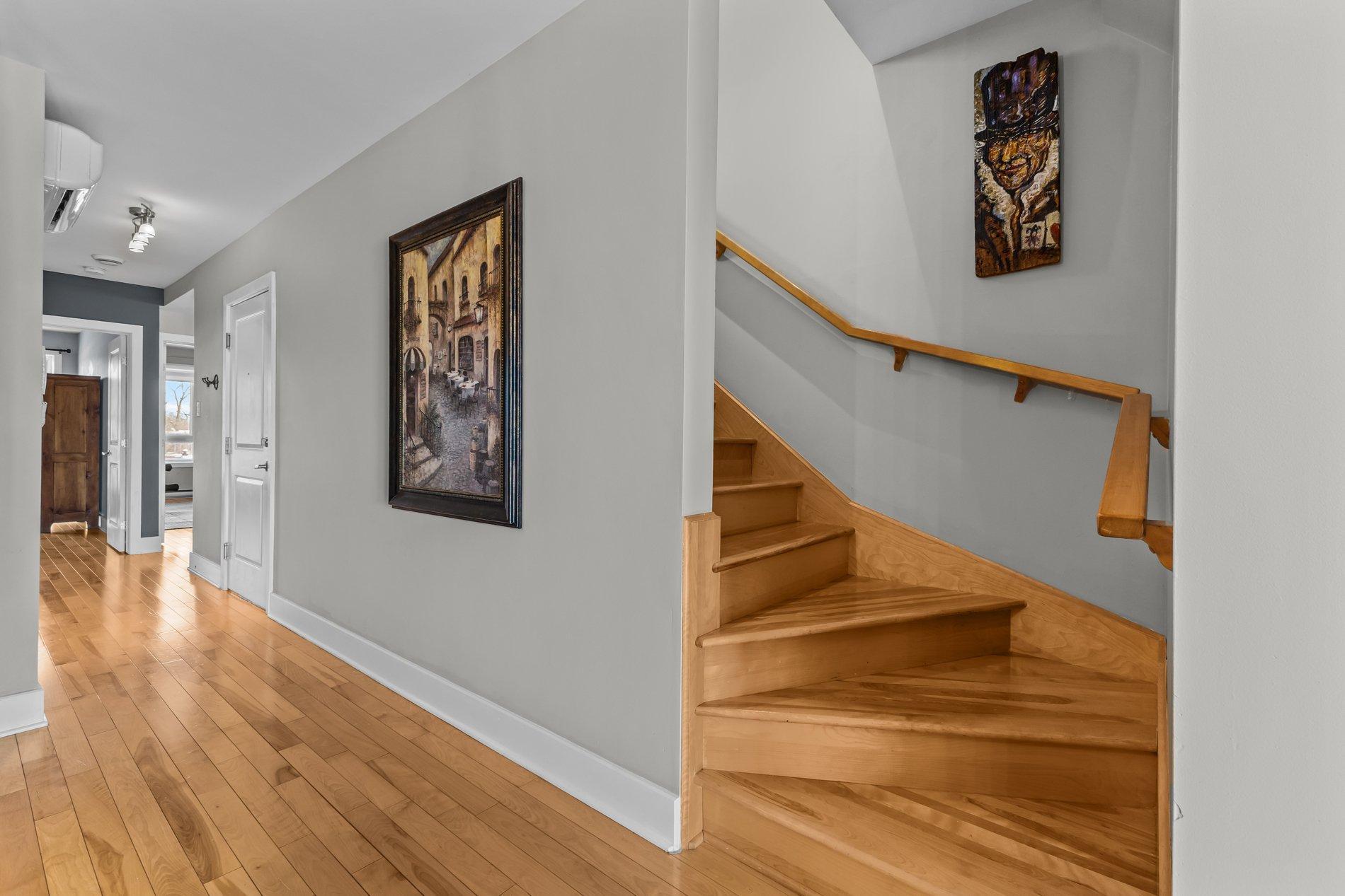 









10212


Rue Lajeunesse

, 305,
Montréal (Ahuntsic-Cartierville),




QC
H3L2E2

