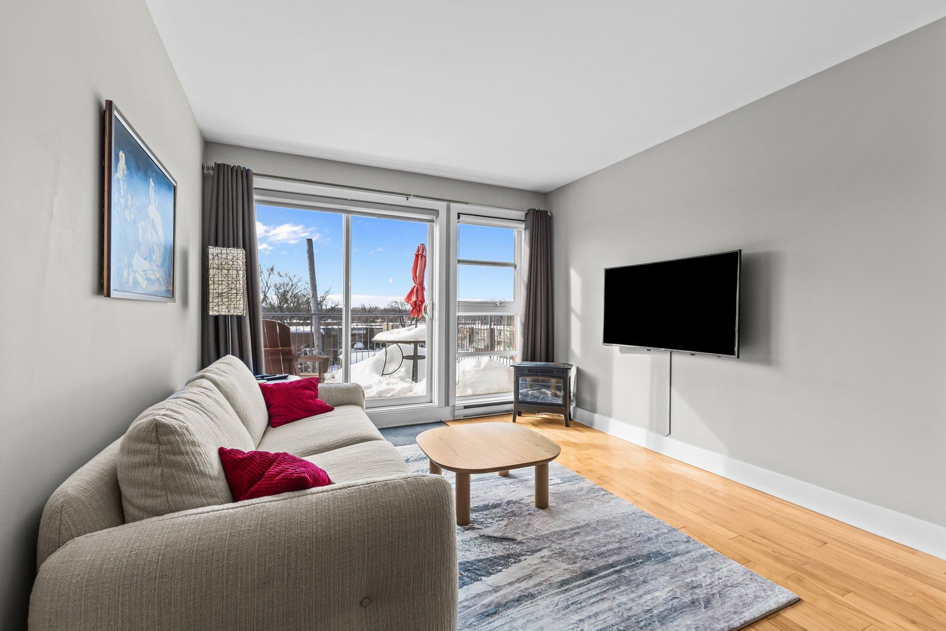 









10212


Rue Lajeunesse

, 305,
Montréal (Ahuntsic-Cartierville),




QC
H3L2E2

