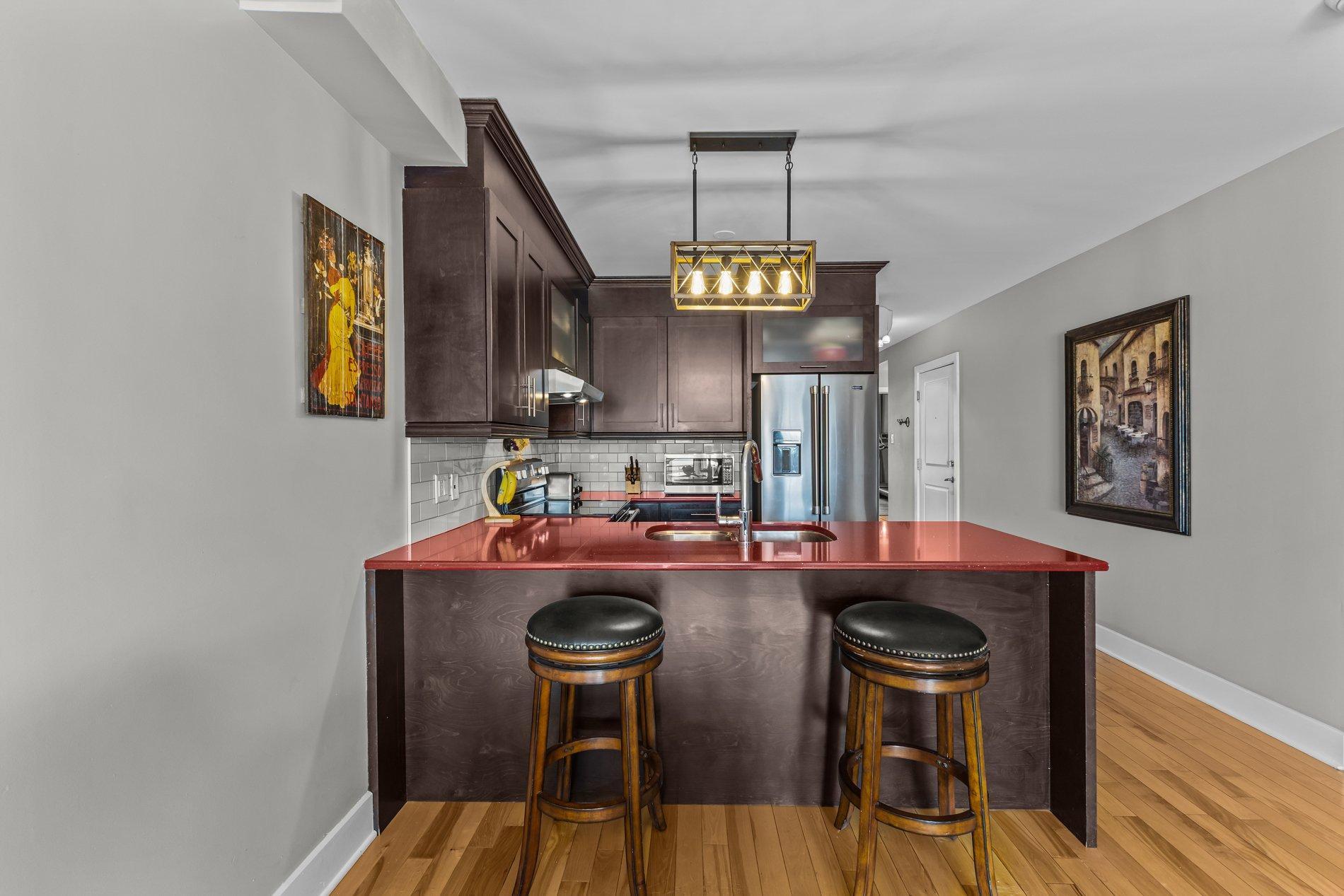 









10212


Rue Lajeunesse

, 305,
Montréal (Ahuntsic-Cartierville),




QC
H3L2E2

