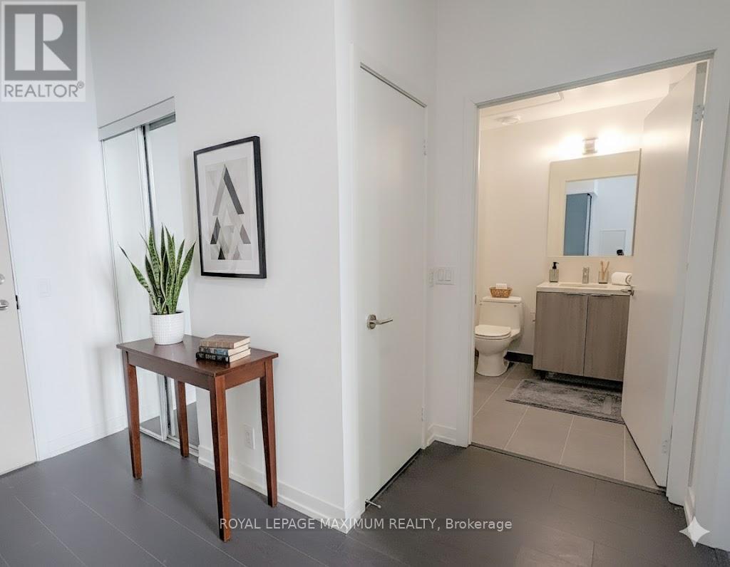 












201 - 2020 BATHURST STREET

,
Toronto,




Ontario
M5P0A6

