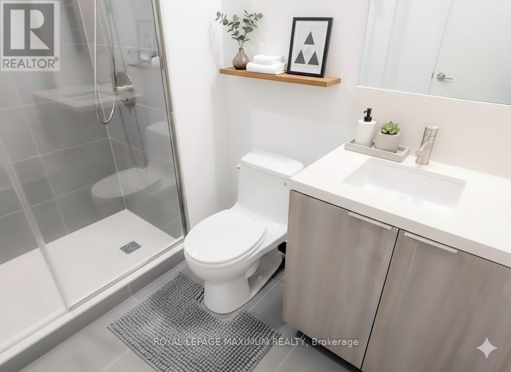 












201 - 2020 BATHURST STREET

,
Toronto,




Ontario
M5P0A6

