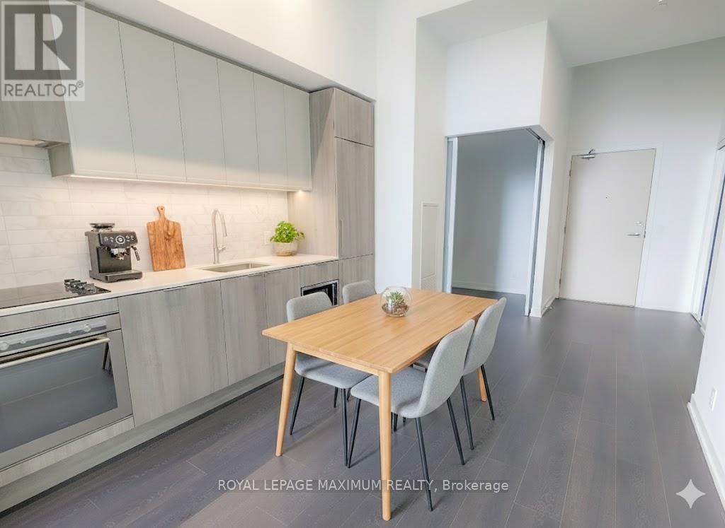 












201 - 2020 BATHURST STREET

,
Toronto,




Ontario
M5P0A6

