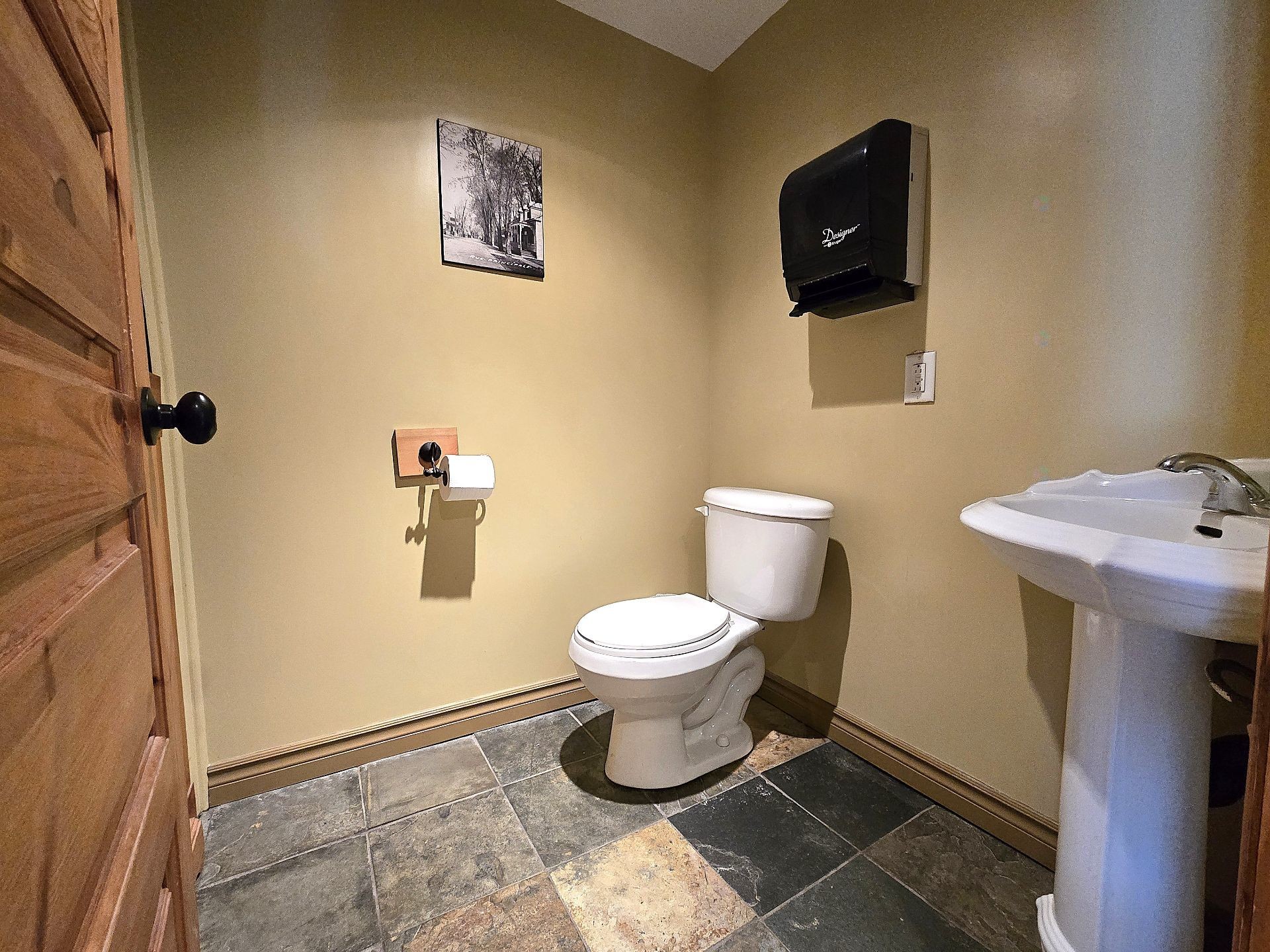 









174

 - 176


Boul. Ste-Rose

,
Laval (Sainte-Rose),




QC
H7L1L4

