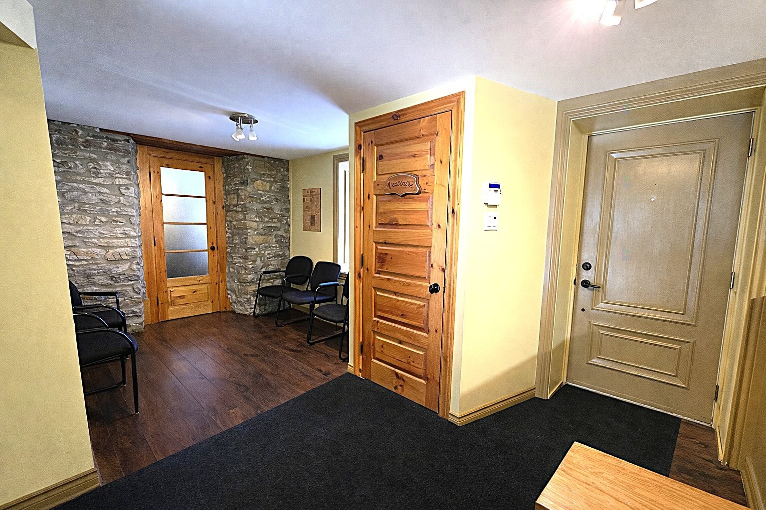 









174

 - 176


Boul. Ste-Rose

,
Laval (Sainte-Rose),




QC
H7L1L4

