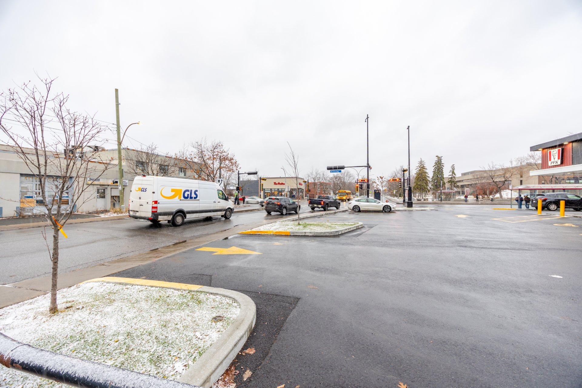 









24


Rue De Gentilly O.

, 202-203,
Longueuil (Le Vieux-Longueuil),




QC
J4H1Y8

