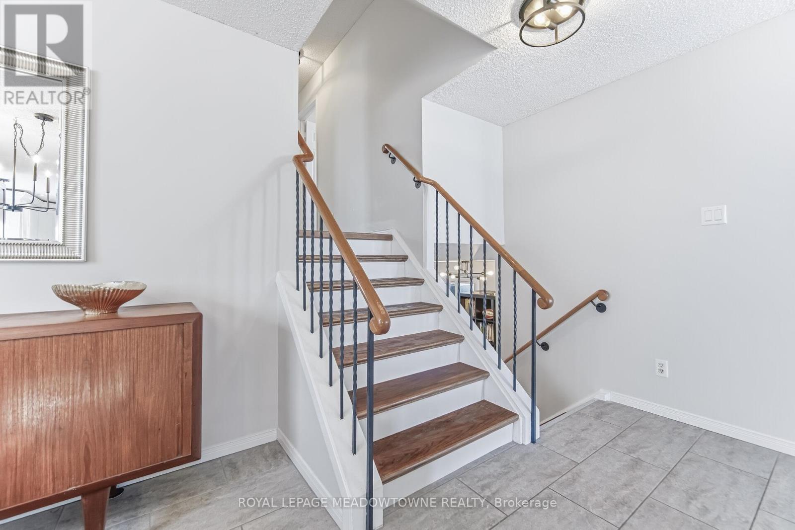 












245 QUEEN STREET

,
Guelph/Eramosa,




Ontario
N0B2K0

