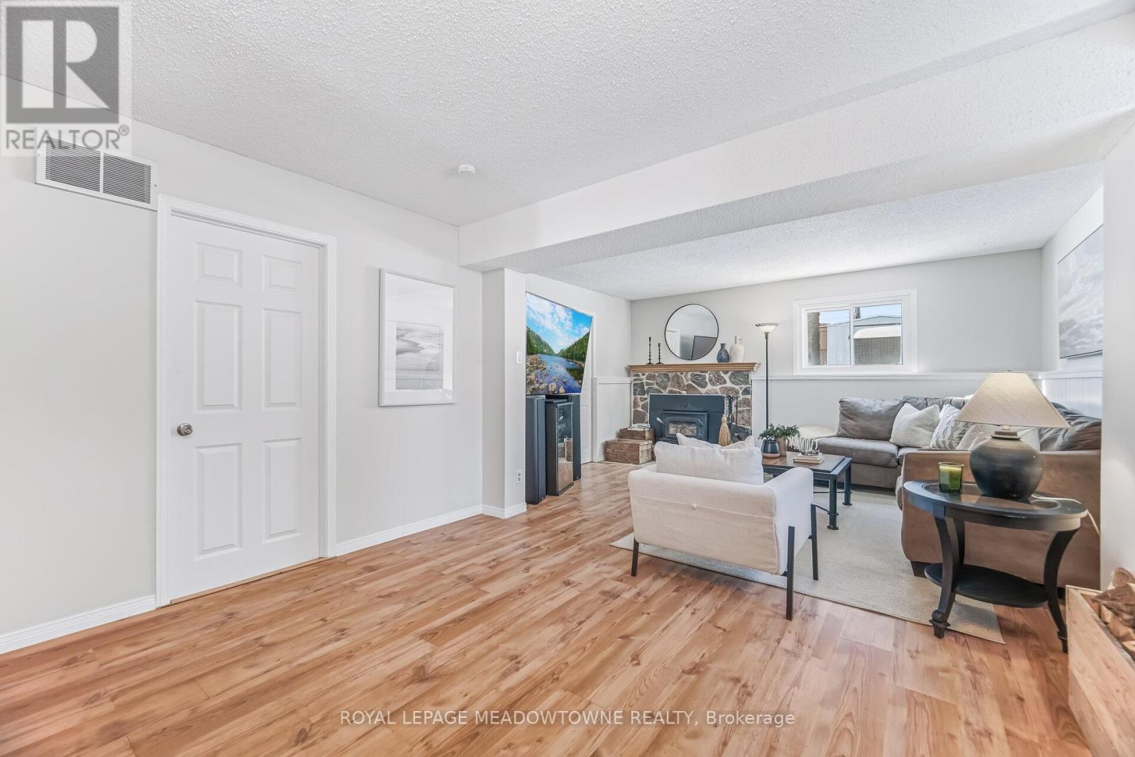 












245 QUEEN STREET

,
Guelph/Eramosa,




Ontario
N0B2K0

