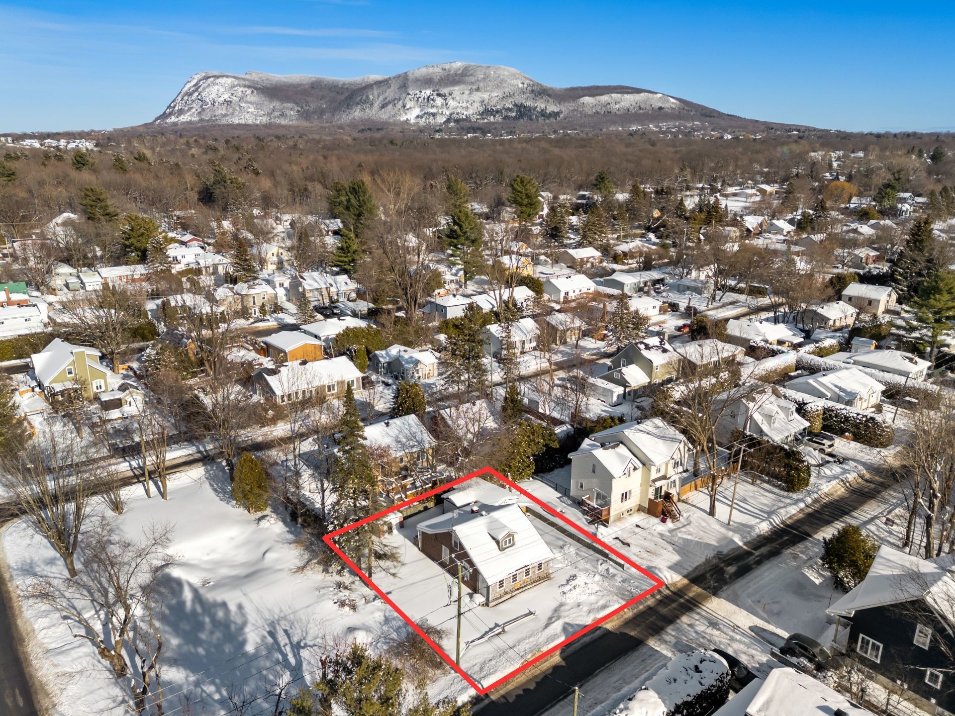









203


Rue d'Oxford

,
Otterburn Park,







QC
J3H1E8

