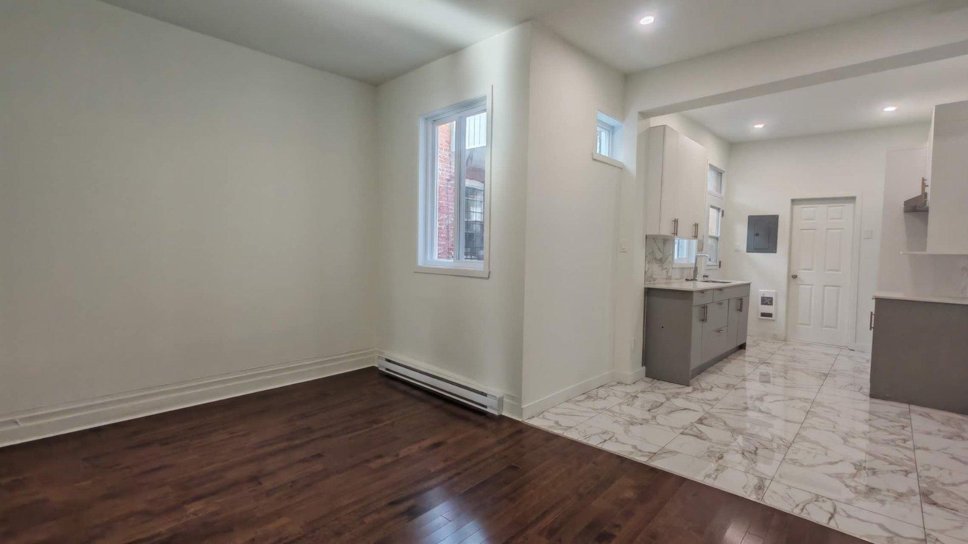 









3835


Rue Rivard

,
Montréal (Le Plateau-Mont-Royal),




QC
H2L4H8

