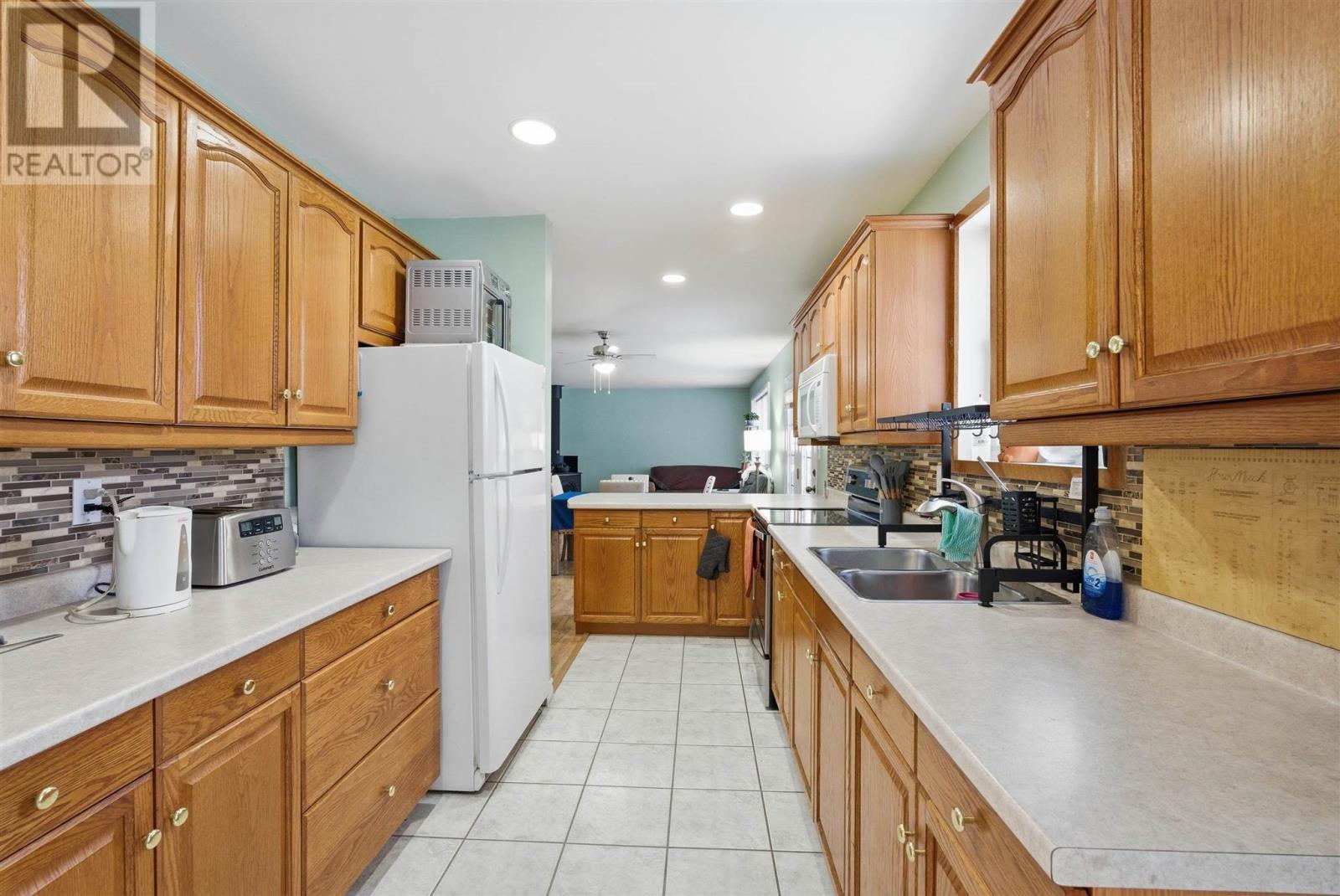 












758 Sunset Beach RD

,
Iron Bridge,




Ontario
P0R1H0

